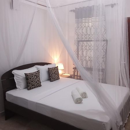 Kavee Transit Hotel Katunayaka Ngoại thất bức ảnh