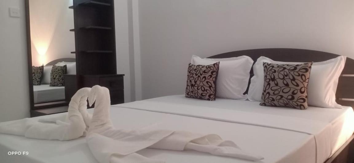 Kavee Transit Hotel Katunayaka Ngoại thất bức ảnh