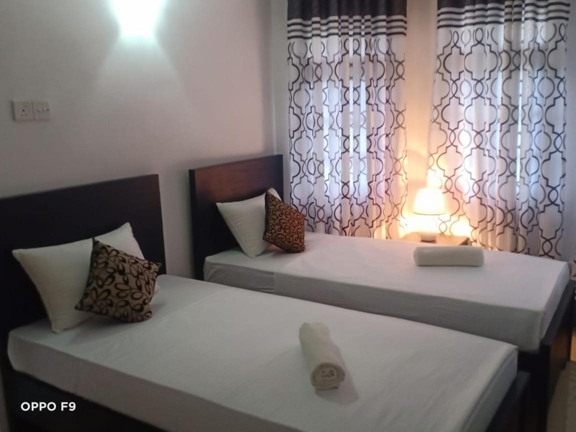 Kavee Transit Hotel Katunayaka Ngoại thất bức ảnh