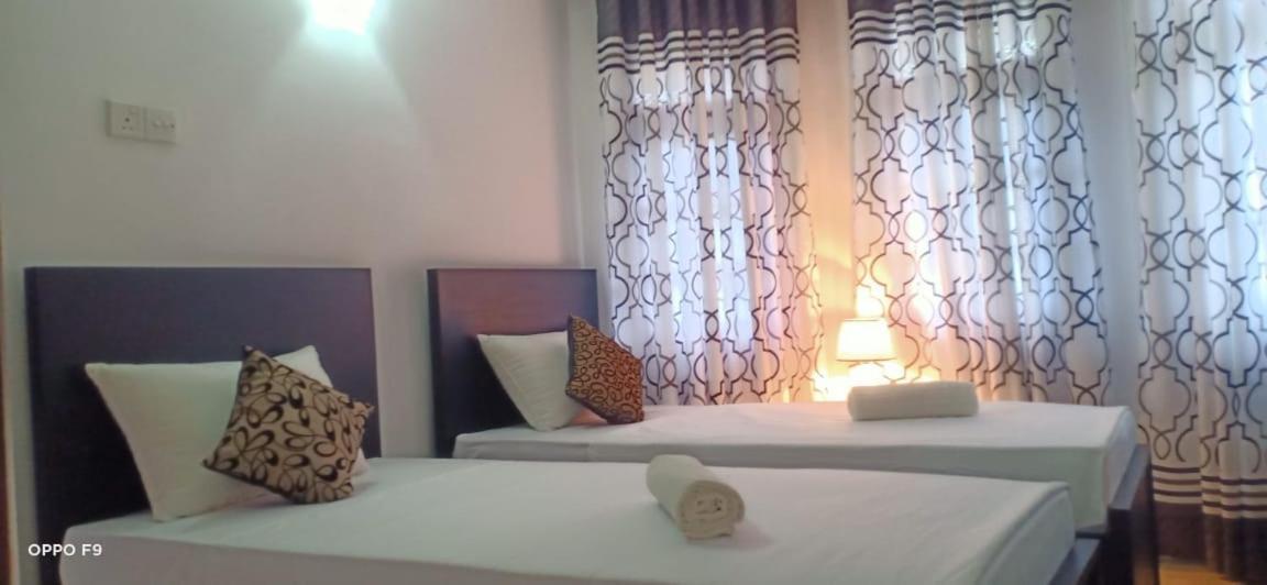 Kavee Transit Hotel Katunayaka Ngoại thất bức ảnh