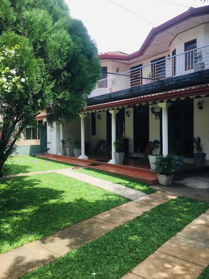 Kavee Transit Hotel Katunayaka Ngoại thất bức ảnh