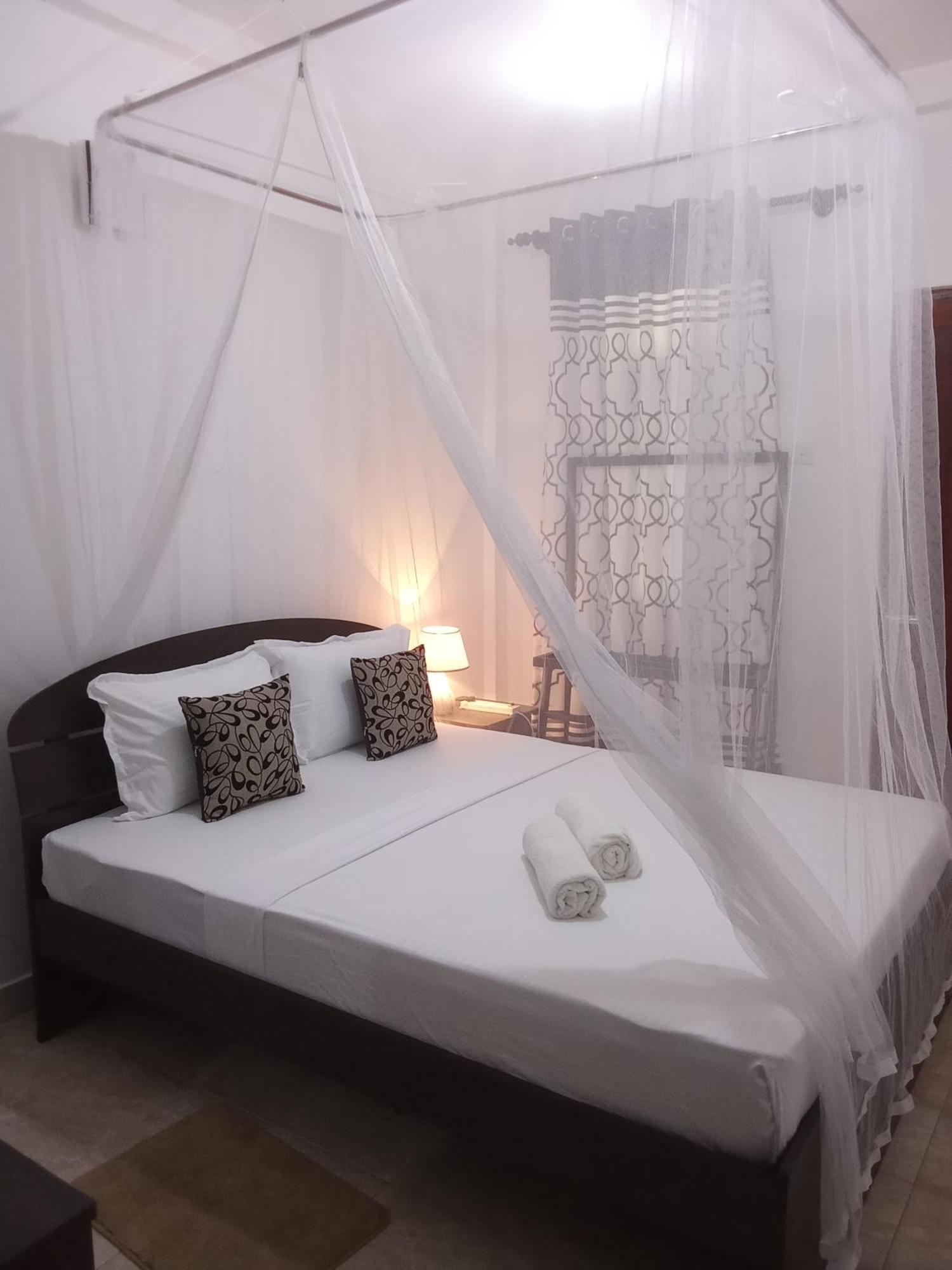 Kavee Transit Hotel Katunayaka Ngoại thất bức ảnh
