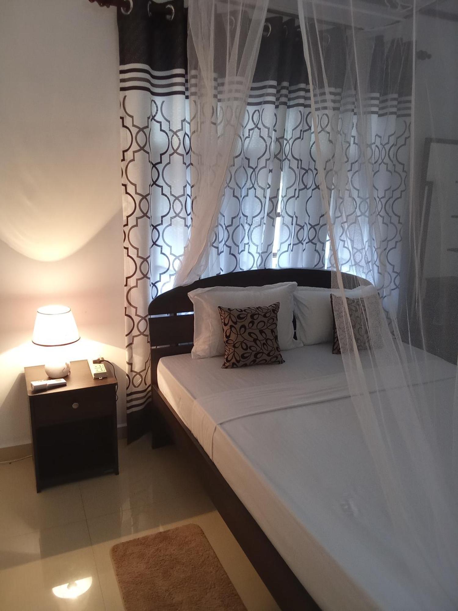 Kavee Transit Hotel Katunayaka Ngoại thất bức ảnh