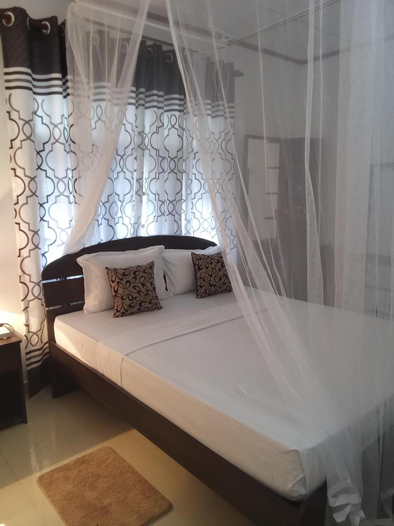 Kavee Transit Hotel Katunayaka Ngoại thất bức ảnh