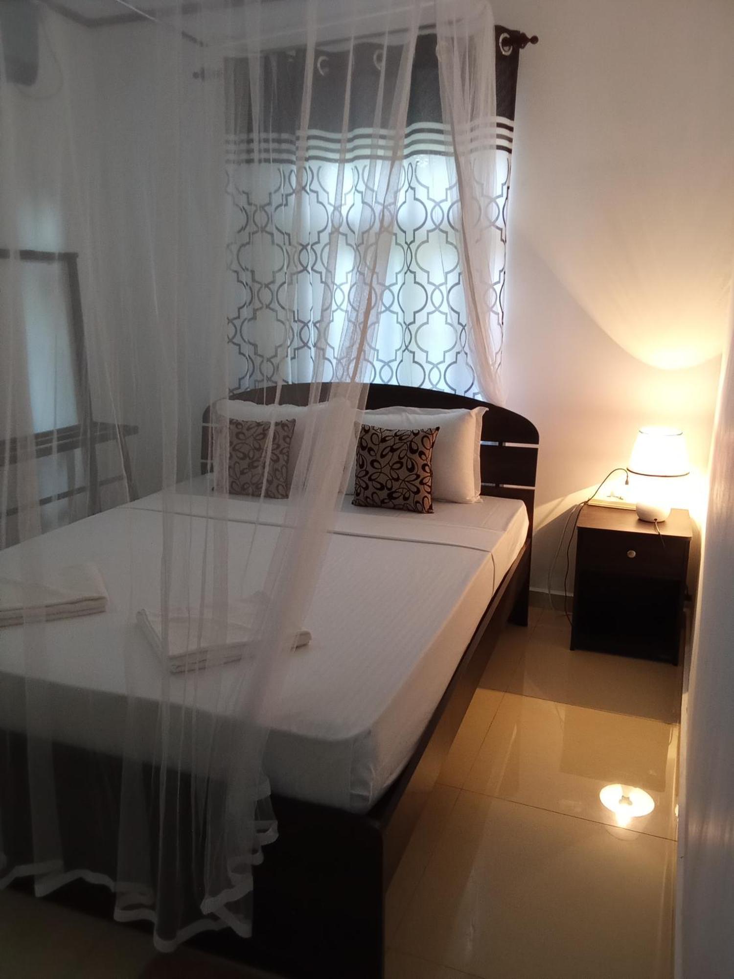 Kavee Transit Hotel Katunayaka Ngoại thất bức ảnh