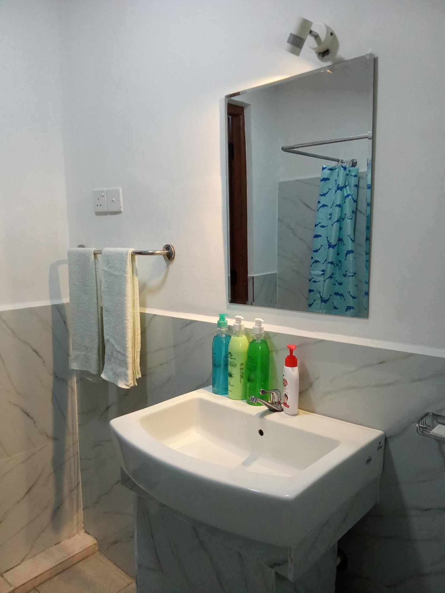 Kavee Transit Hotel Katunayaka Ngoại thất bức ảnh