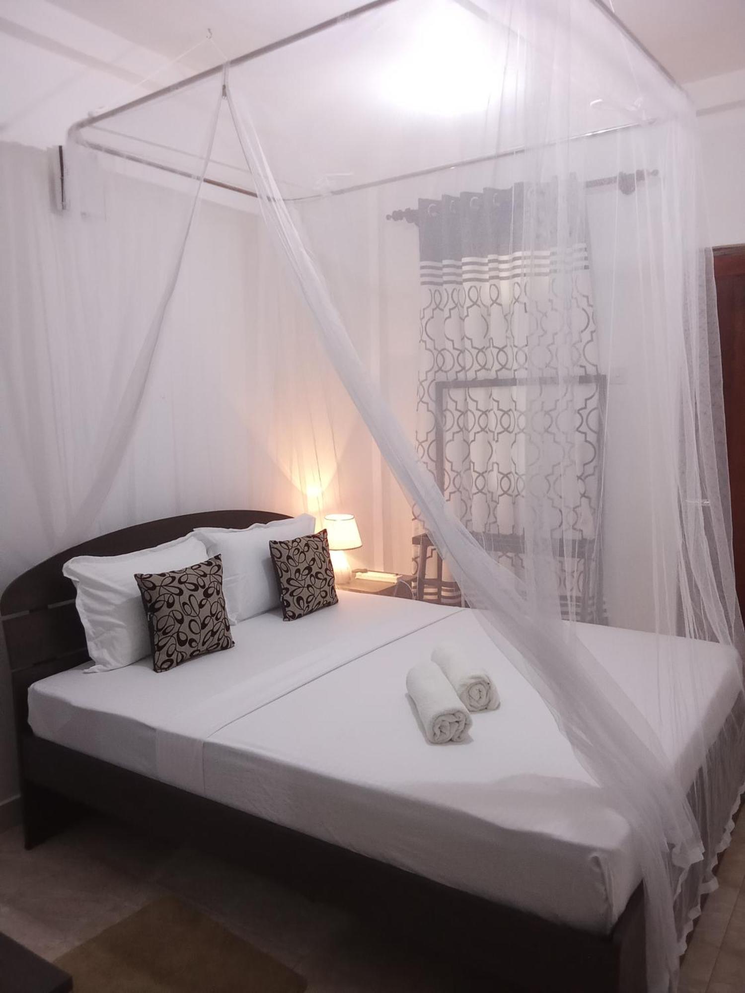 Kavee Transit Hotel Katunayaka Ngoại thất bức ảnh