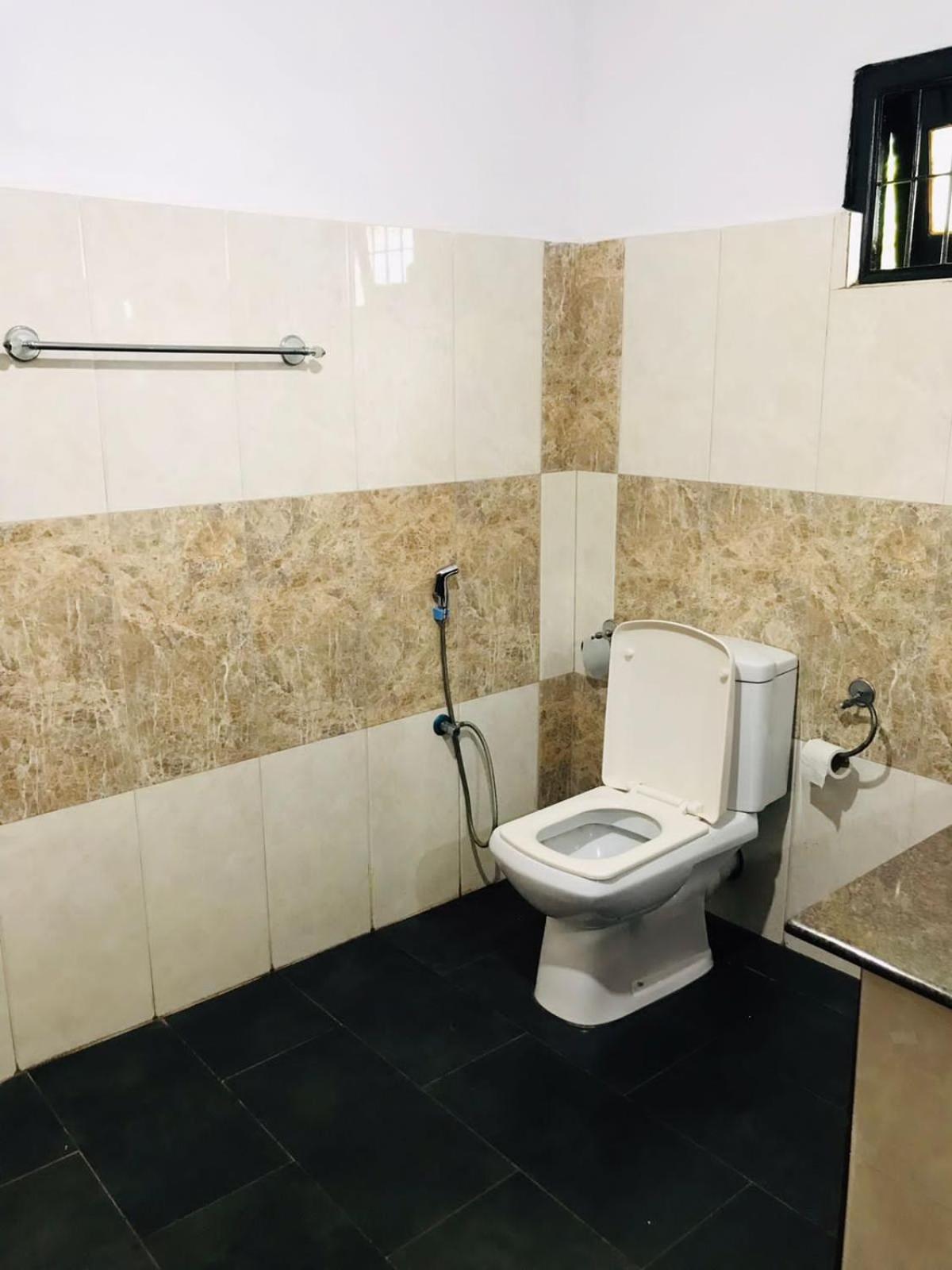 Kavee Transit Hotel Katunayaka Ngoại thất bức ảnh