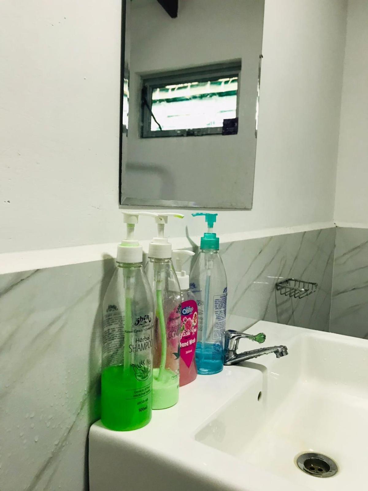 Kavee Transit Hotel Katunayaka Ngoại thất bức ảnh